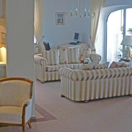 Hotel Am Yachthafen Waren  Luaran gambar