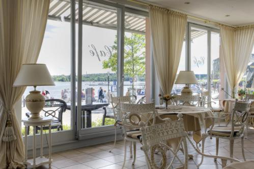 Hotel Am Yachthafen Waren  Luaran gambar