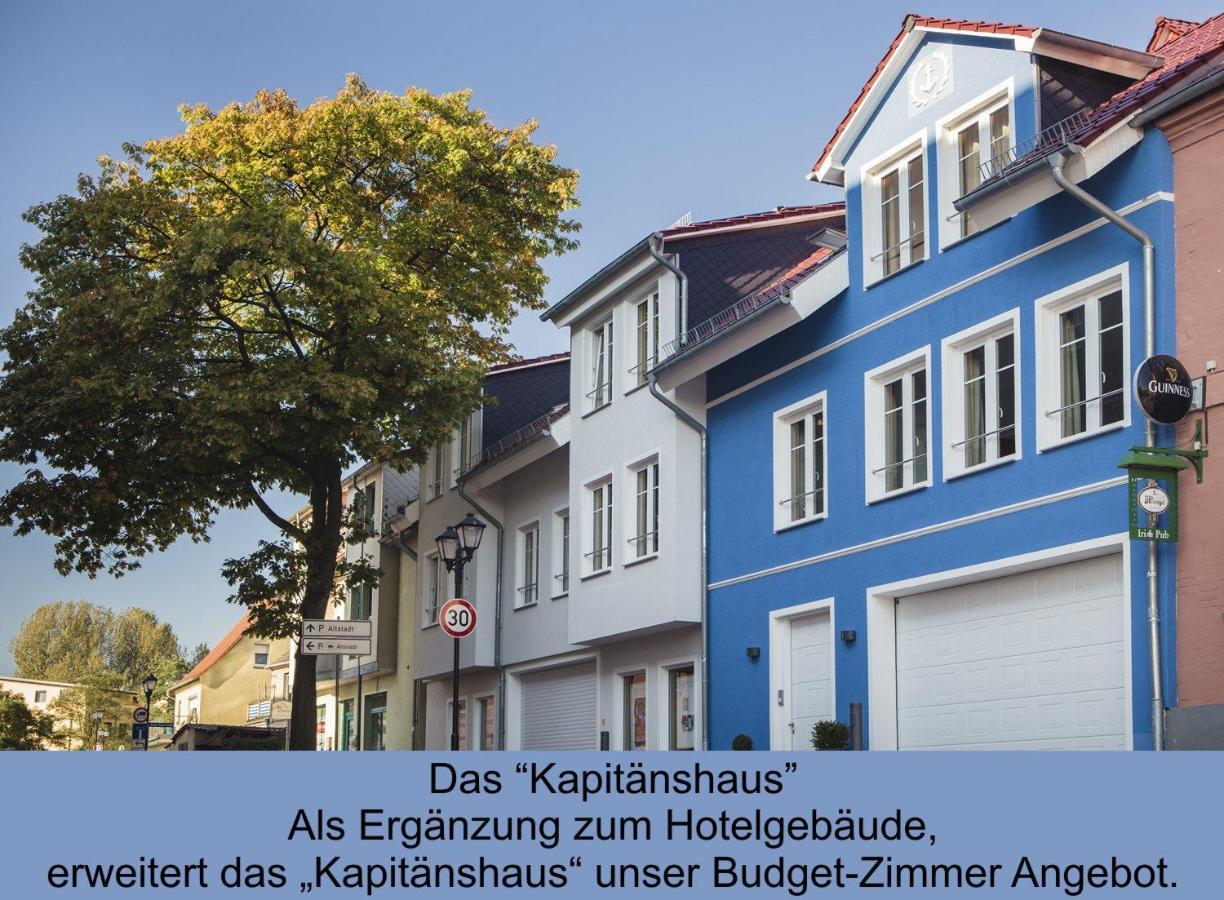 Hotel Am Yachthafen Waren  Luaran gambar