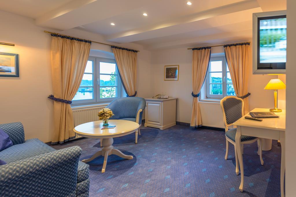 Hotel Am Yachthafen Waren  Luaran gambar