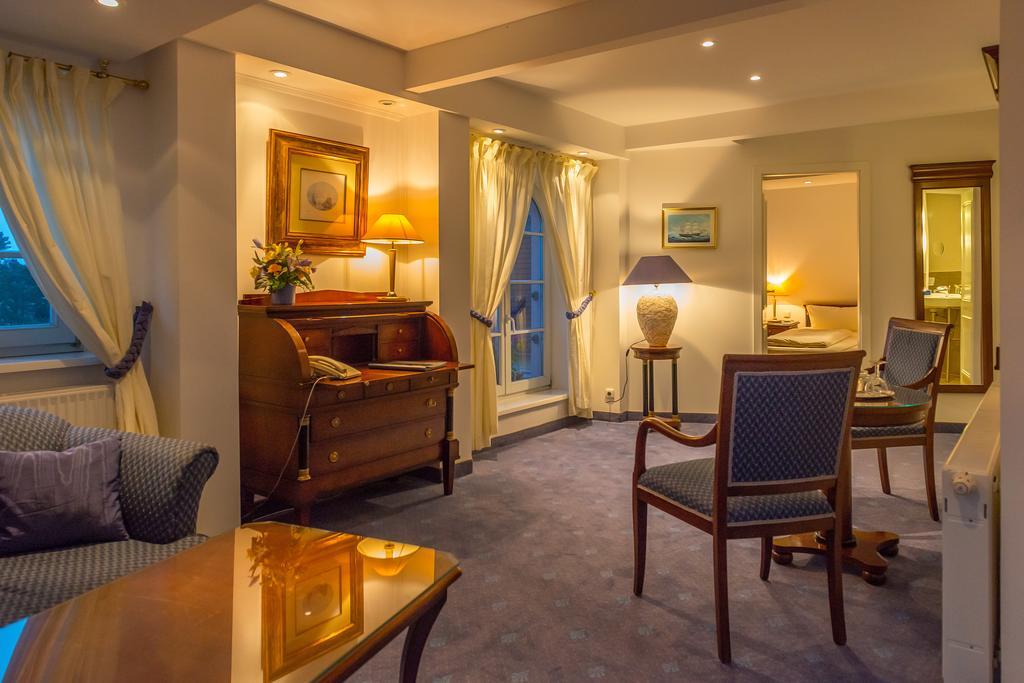 Hotel Am Yachthafen Waren  Luaran gambar