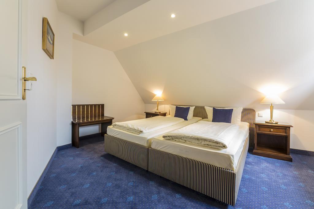 Hotel Am Yachthafen Waren  Luaran gambar